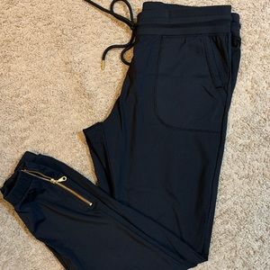Black Peak Zipper Jogger
